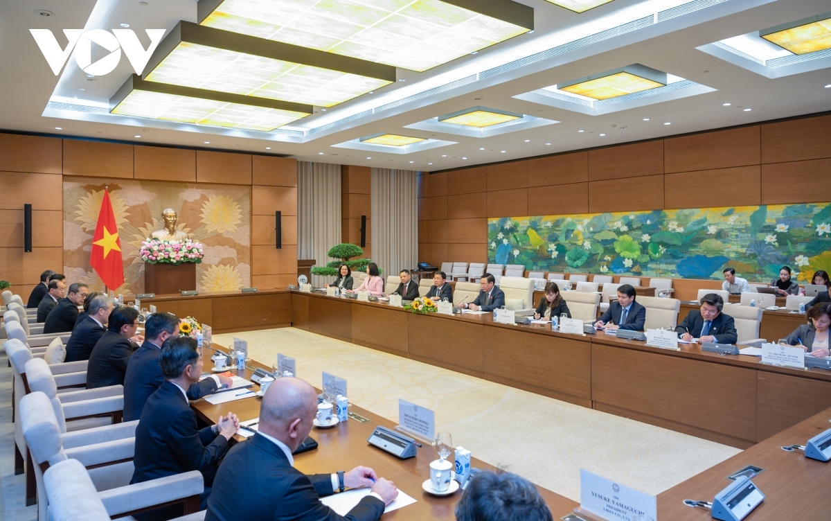 Top Vietnamese legislator receives Japan Business Federation representatives